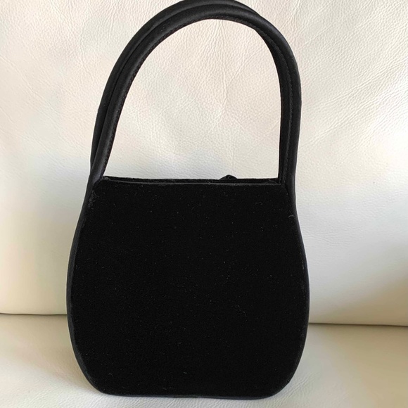 Brand new - Black velvet evening clutch - Picture 4 of 5